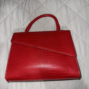 Handväska - Oanvänd handväska 