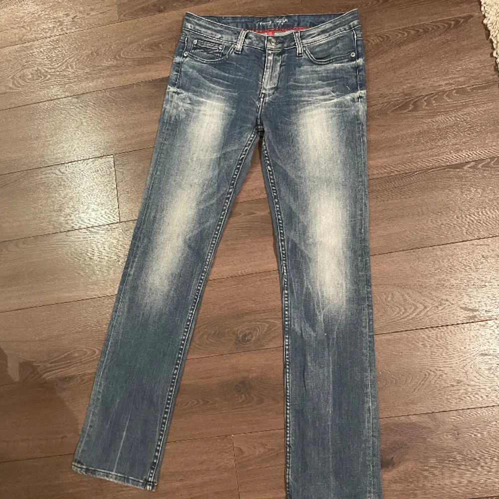 Skit snygga blåa utsvängda jeans 😻😻. Jeans & Byxor.