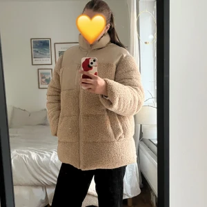 North Face imitation  - Storlek 38, säljer då jag inte använder den💛