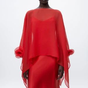 Klänning  - Elegant klänning passar perfekt till sommar kvällar eller nån fest❤️❤️❤️