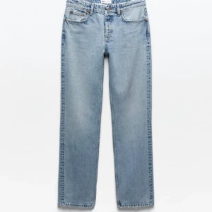 Mid rise jeans! - Bra skick, straight mid rise jeans från zara💋 köpta för typ 350
