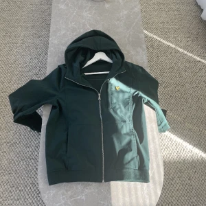 Lyle scott zip - Helt oanvänd.  Nypris 1649kr mitt pris 500