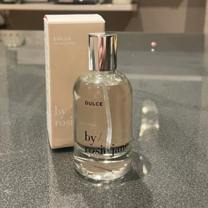 Vanilj parfym  - God parfym som är helt oanvänd. Säljer pga av att jag har fått hem fel paket av sephora två gånger nu🙃💓 ny pris 769, säljer för 599 (pris går att diskutera!)