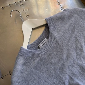 Stickad tröja - Denna tröjan är i baby blå. Skriv om ni vill ha fler bilder🩵