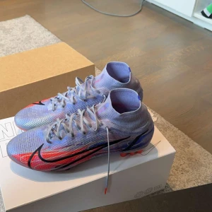 Nike mecurial superfly 8 Elite KM AG - Säljer nu mina nya fräscha Kylian mbappes egen designade superflys i väldigt fint skick  Nypris 3049