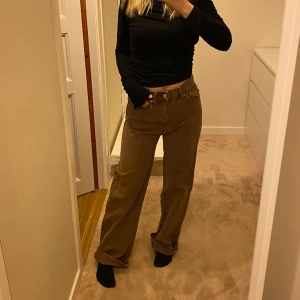Bruna jeans - Bruna jeans högmidjat💗