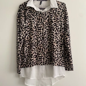 Skjorta - Skönt material. Använt en gång. Storleken ät xs men passar även s/m