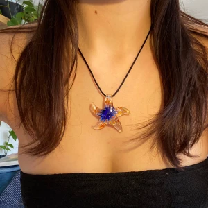 Stjärnhalsband i glas  - Stjärnhalsband av äkta glas ⭐️
