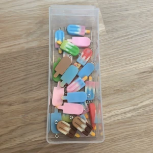 Glass berlocker - Super fina glass berlocker. Finns med eller utan krok. 