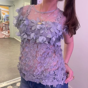 Ida Sjöstedt topp - Supersöt trendig topp från Ida Sjöstedt❤️❤️storlek 38 och modellen är Belle Top. Använd en gång. Nypris 2699