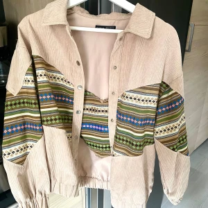 Beige jacka - Fin beige vår-/sommarjacka i fint skick