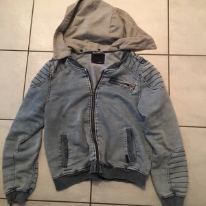 Jeans jacka  - I bra skick 