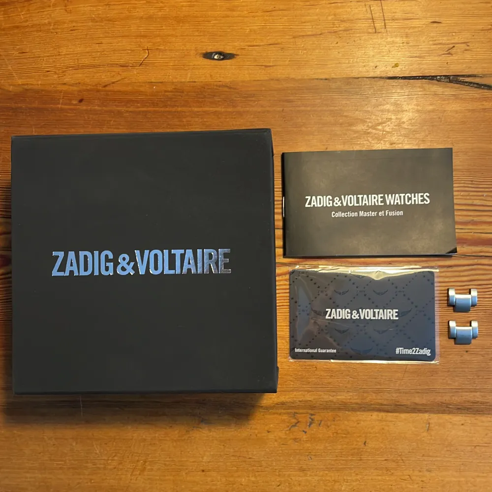 Zadig & Voltaire klocka. Bra skicka. Ny pris 2400 mitt pris 999. . Accessoarer.