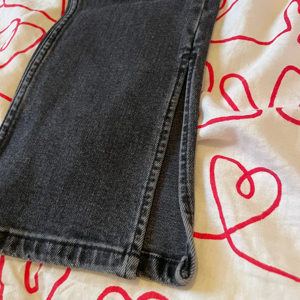 Jeans från zara, använda 2-3 gånger, st 36. Jeans & Byxor.