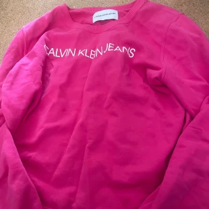 Calvin klein tröja  - Gott skick Storlek M Inga fläckar nästan som ny 