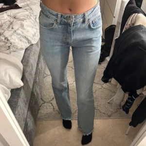 Jeans - Använda en gång, jag är 175