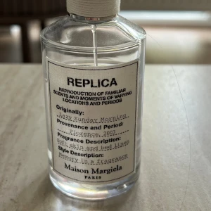 Parfym  - Mycket kvar - 100ml flaska 