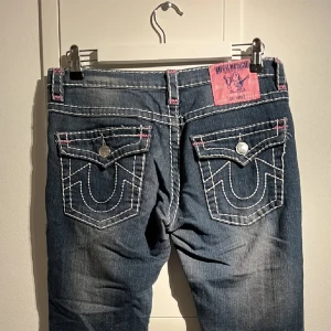 True religion jeans - Bra skicka säljer pga att de inte kommer till användning. Köptes på plick. Inte mina bilder men skriv om du vill ha fler bilder. Passar S/M 