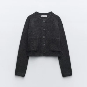 Stickad kofta  - Stickad kofta från Zara 💗inga tecken på användning, i storlek S.   Kom privat för fler bilder! 