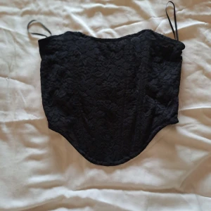 Perfekt fest topp - Perfekt spets korsett i spets Genomskinling med svart spets mönster 💕