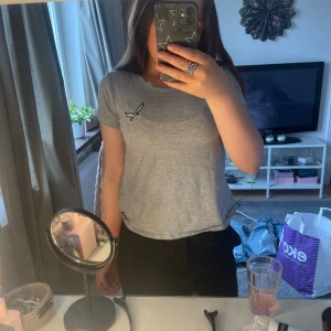Snygg t-shirt  - Säljer en snygg t-shirt 