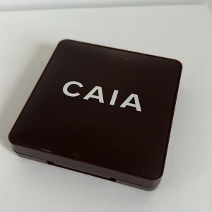 Caia matte bronzer Tuscany - Caia matte bronzer Tuscany säljes. Lite använd men tyvärr fel färg för mig.  Kan mötas upp i Uppsala 