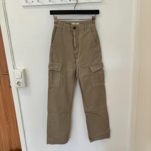 Cargo byxor  - Cargobyxor, fint skick. 