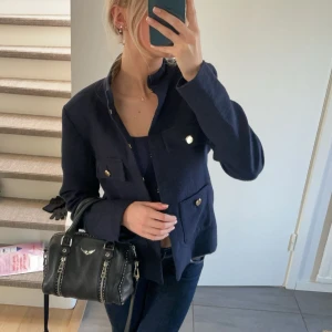 Marinblå jacka - Helt oanvänd jacka från Zara🌚storlek S