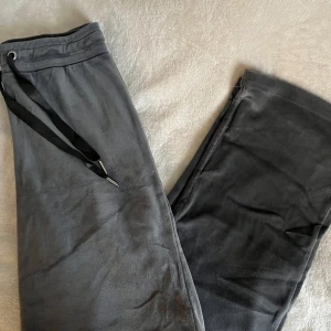 Mjukisbyxor XS - Inga deffekter, skriv dm för frågor eller fler.  Pris kan diskuteras 