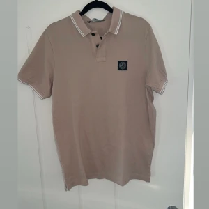 Stone island piké  - Tjena! Säljer en sjukt snygg stone island piké size S skick 10/10