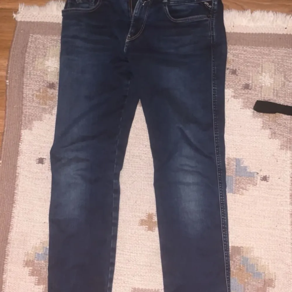Storlek är w29 L34 tvär sköna jeans. Det är ett pr hypet Flex men lappen gick bort men dem är i jätte bra skick. Jeans & Byxor.