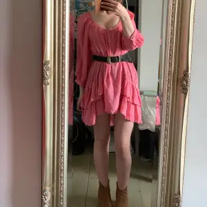 Söt rosa blus klänning kolla alla bilder där jag har både skärpet utan och med💕