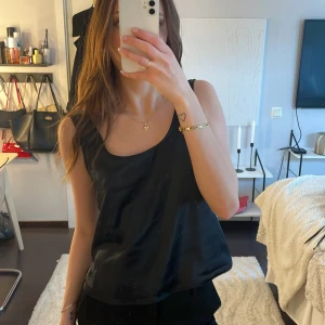 Satinlinne - Från bikbok, aldrig använt 🥰