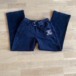 Juicy couture - Marinblå juicy couture byxor i barn size