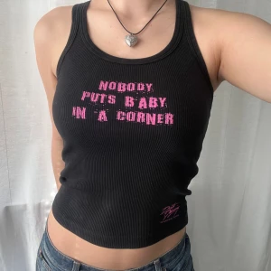 Dirty Dancing linne - Svart linne Dirty Dancing text på 💕