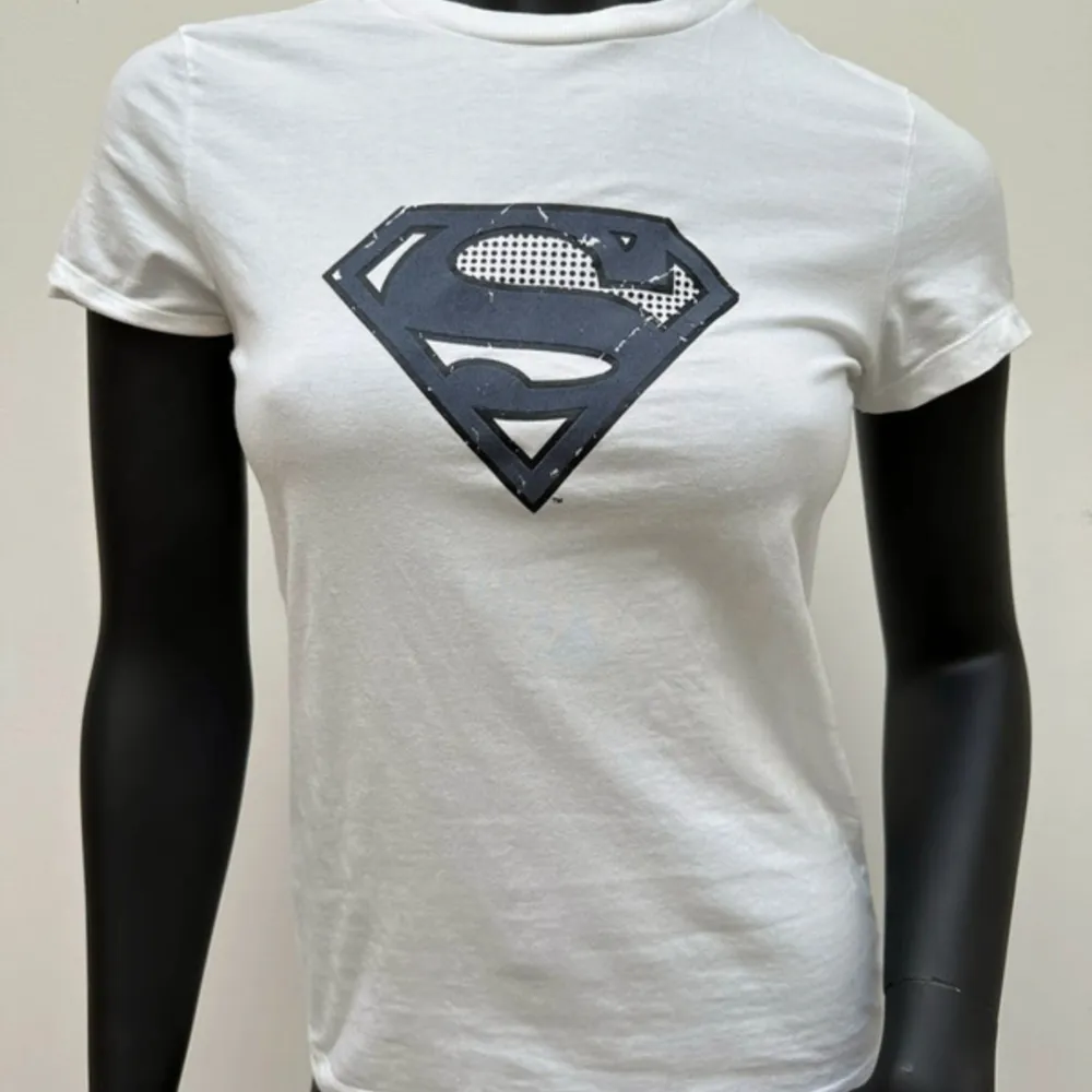 Superman t-shirt från USA. Som ny! . T-shirts.