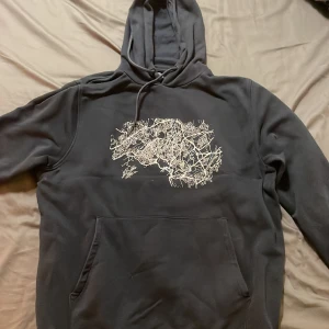 Dressman hoodie - Mörkblå dressman hoodie, jätte skön