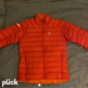 Haglöfsjacka herr stl M - Säljer denna Haglöfsjacka pågrund av felköp, helt nyskick pågrund av att den aldrig använts. Ny pris 2799kr mitt pris 1300kr  Kvitto finns Köpt på naturkompaniet Hör av dig vid frågor😊