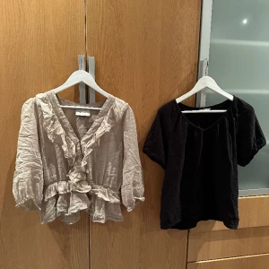 Blusar - Säljer båda 