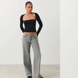 Tröja - En fin tröja från Gina tricot som inte kommer till användning. I nyskick med lappen fortfarande kvar. Ordinarie pris 259 men säljer för ett billigare pris.