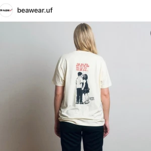 Söker denna Håkan Hellström tröjan ifrån bewear uf❤️  - Söker denna snygga Håkan Hellström tröjan ifrån bewear uf❤️ 