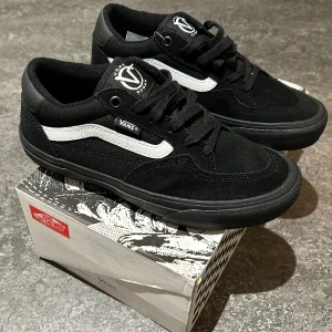 Vans sneakers  - Nya oanvända sneakers Vans