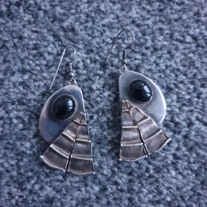 Äkta silver örhänge  - Jätte snygga örhängen med flera stämpel. 500kr plus frakt. Den är från äldre model . Och lite annorlunda