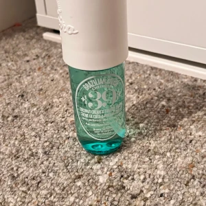 Sol de Janeiro  - Säljer denna mist från sol de Janeiro använd fåtal gånger. Nypris 250kr säljer för 160kr inklusive frakt. Misten består av 90 ml