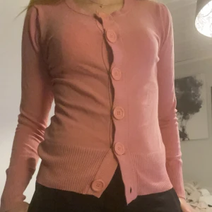 Rosa kofta  - En kofta i rosa 💕