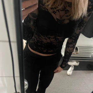 Spets tröja - Svart spets topp från shein, i storlek xs! Bara använd en gång 🥰
