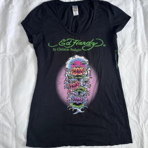 Ed Hardy  - Svart ed Hardy T-shirt i storlek M