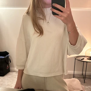 Stickad tshirt - Superfin och skön