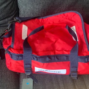 Ny väska  - Helt ny, rymmer mycket, reflexer 