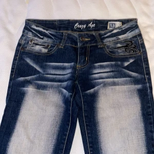 Crazy age  - fina crazy age byxor!! inga defekter!! har tyvärr inte måtten då jag inte har något att mäta med❤️lånade bilder från förra ägaren! tar swish då jag är under 13 år, är 12 och kan inte verifiera med bank id❤️3/4 byxor!